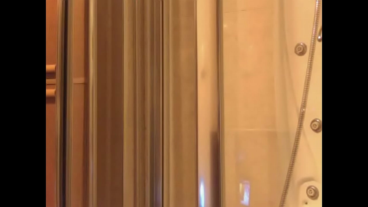 Self-Piss in shower, for all the girls!