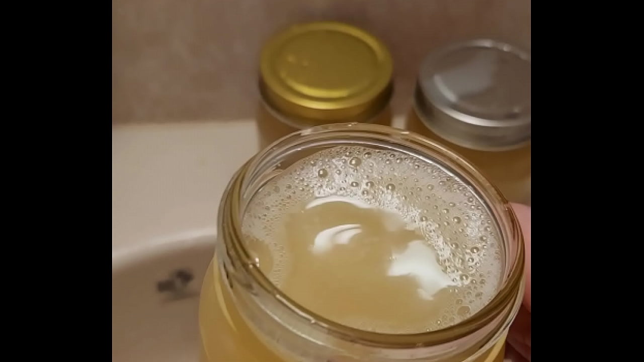 自分の冷凍精液で射精する日本人