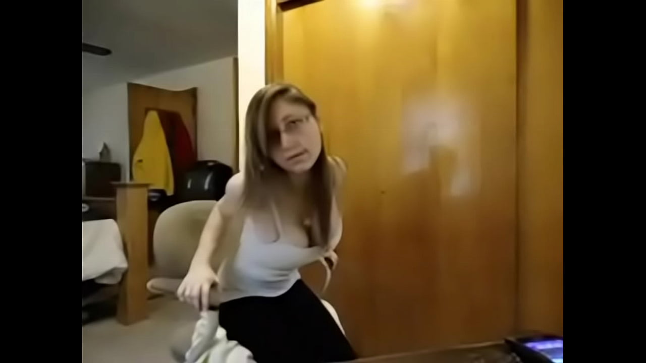 Busty Teen Showing her amazing breast on cam