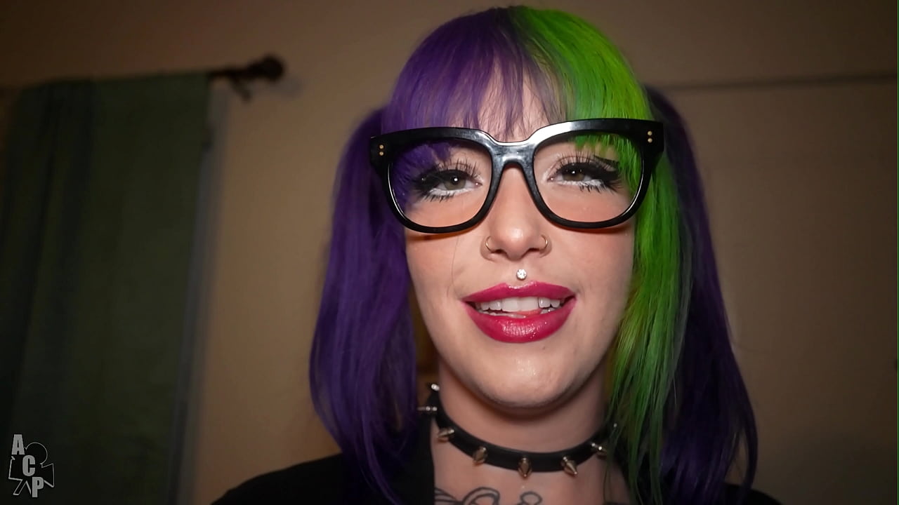 Rachel Luxe Blows Gibby The Clown So That She Passes Her College Course This Semester