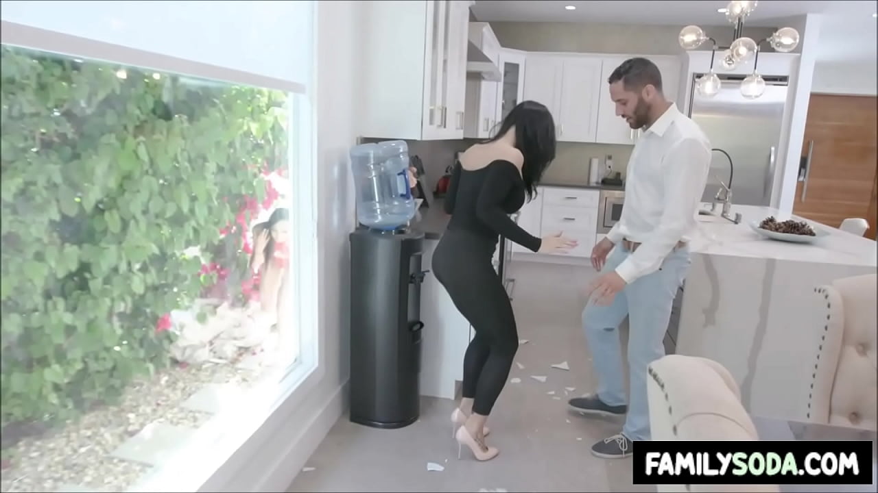 Mature Dude cheats of wife and fucks his stepniece instead