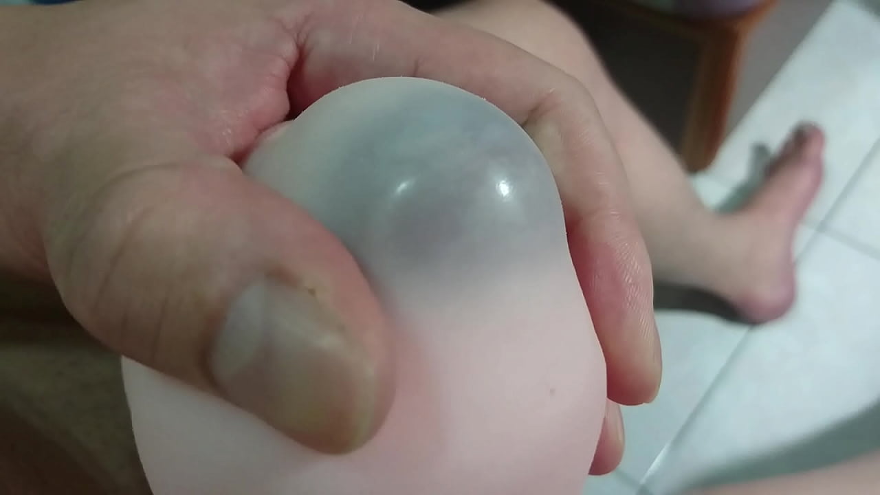 屌用屌環增大後，插到底摸龜頭射精特寫