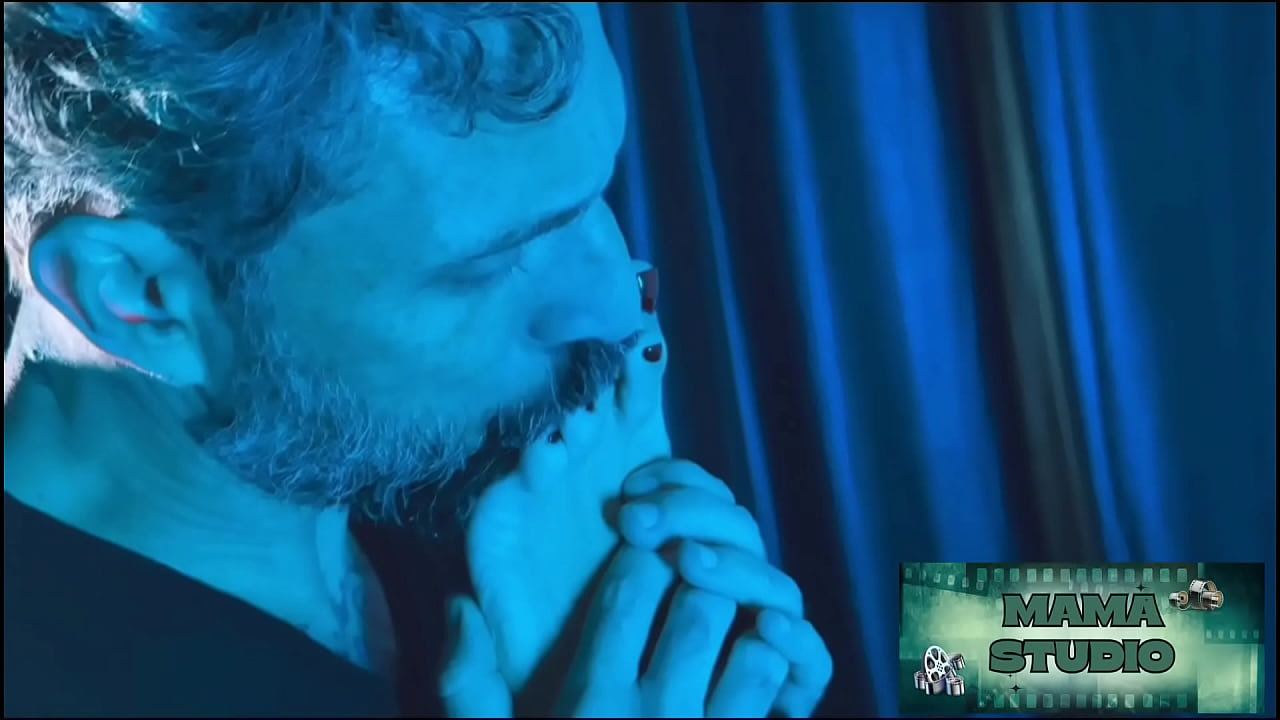 Mama Studio em em Fetiche por p&eacute;s, sexo intenso - Gratis