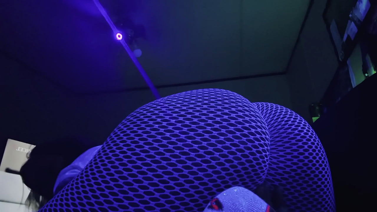 Big Ass Camgirl Nikki Lixxx Gives POV Ass & Pussy Play