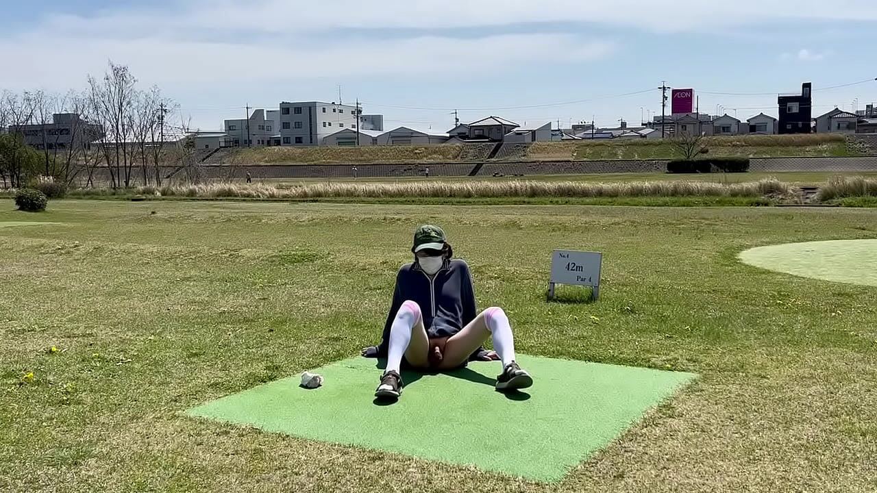 女装まゆの河原で全裸露出プレイ