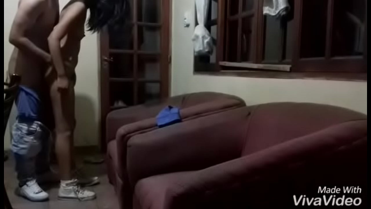 penetrada cuando papis se van!