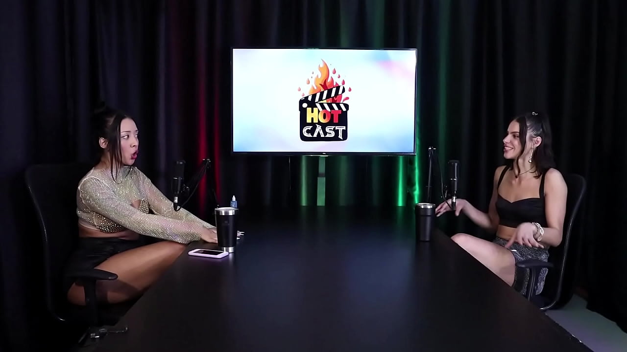 O ex-namorado ensinou ela como dar o cu, e o prazer no anal - Debora Andrade (SHEER/RED)