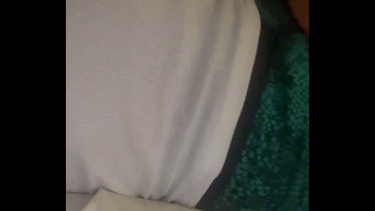 En sost&eacute;n amarillo