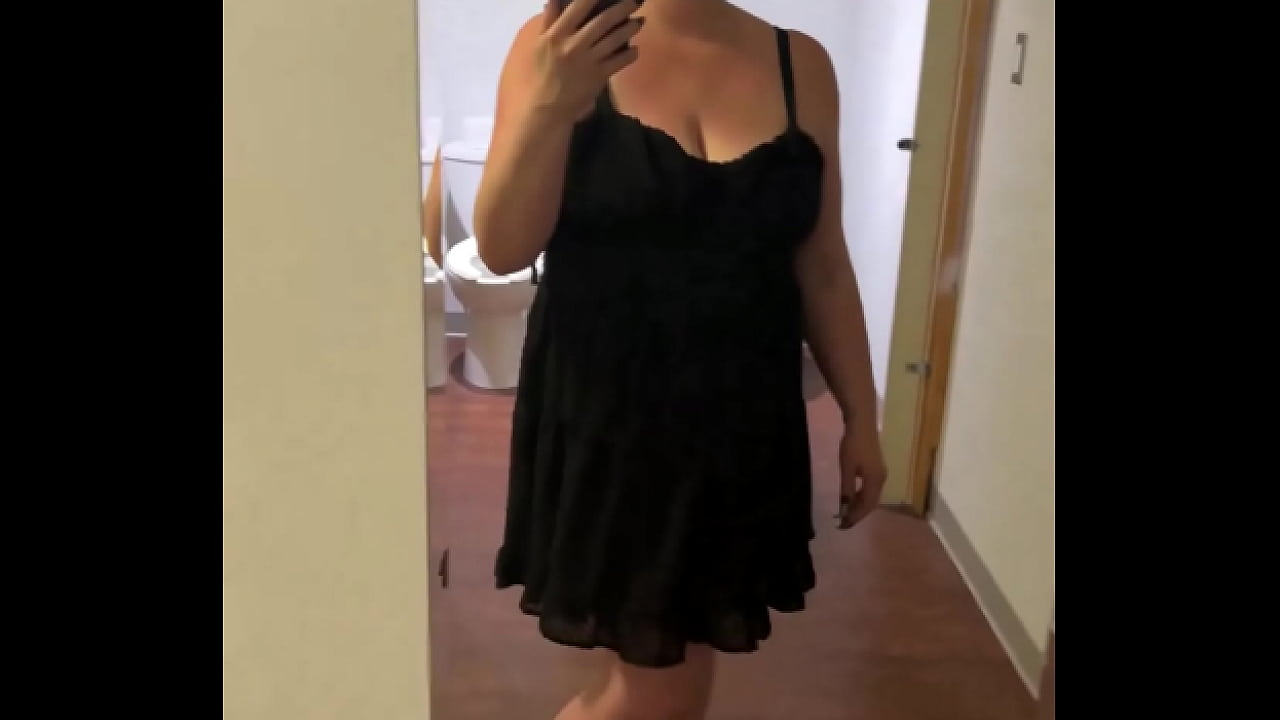 My youngest cousin is getting married in oct. We had a little party so I wore one of my fav dresses and did some light ma ...