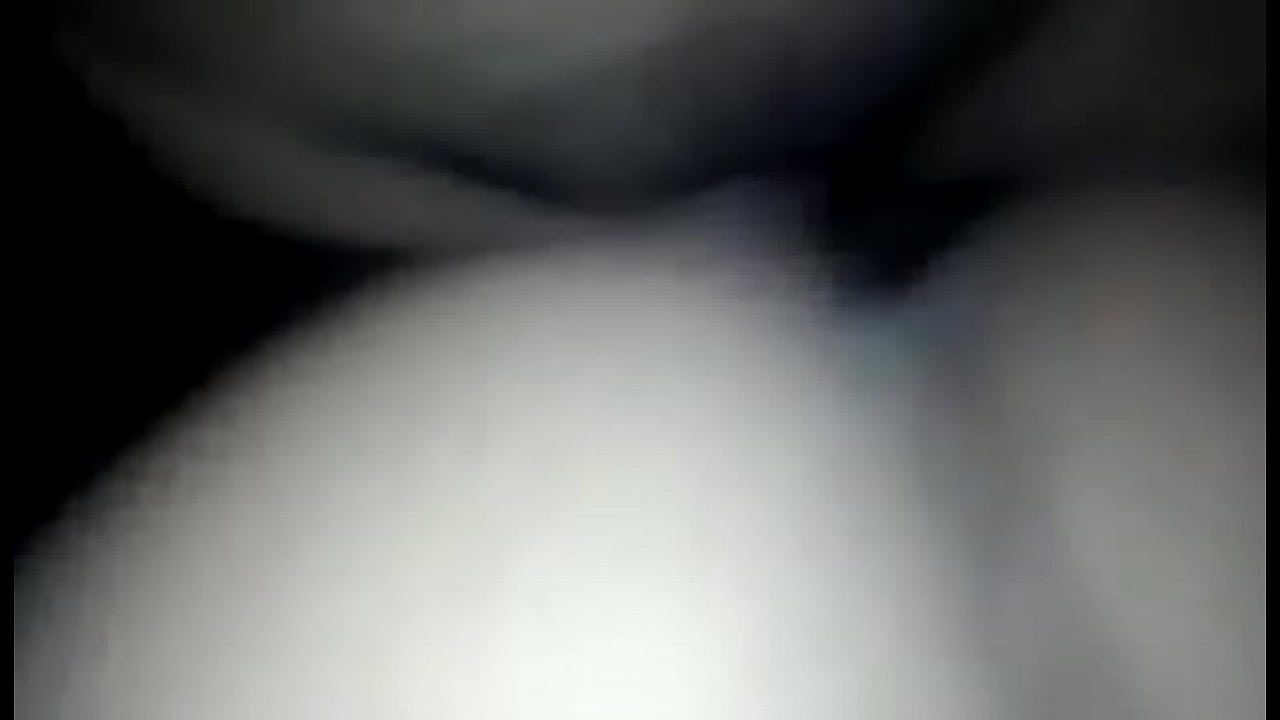 Peruana gimiendo fuerte en mi carro