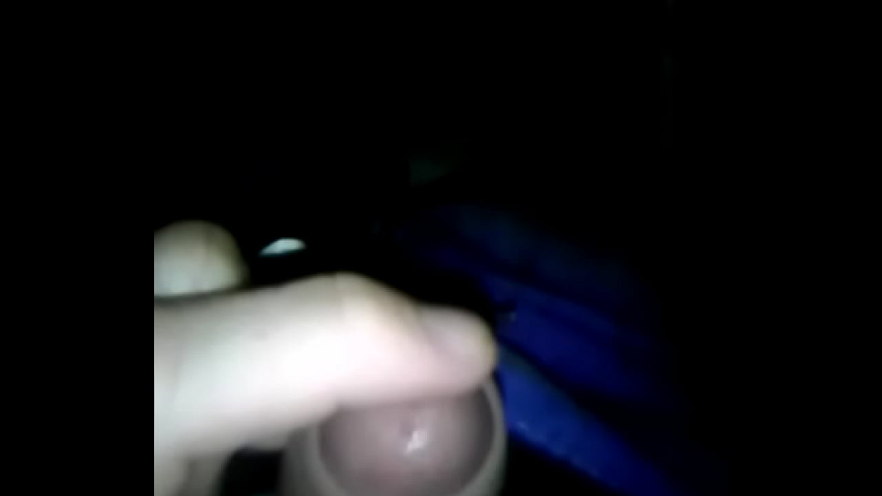 olhando o penis babando