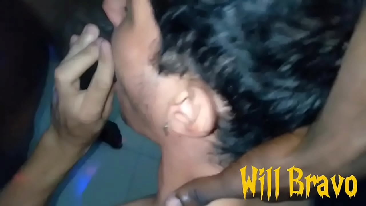 Grindr Cruising - preto casado me levou pro motel pra me dar pica