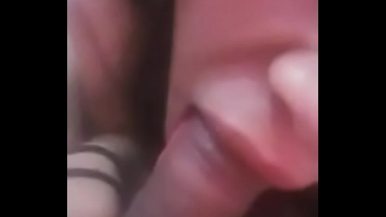 Chupandome la verga esta morra