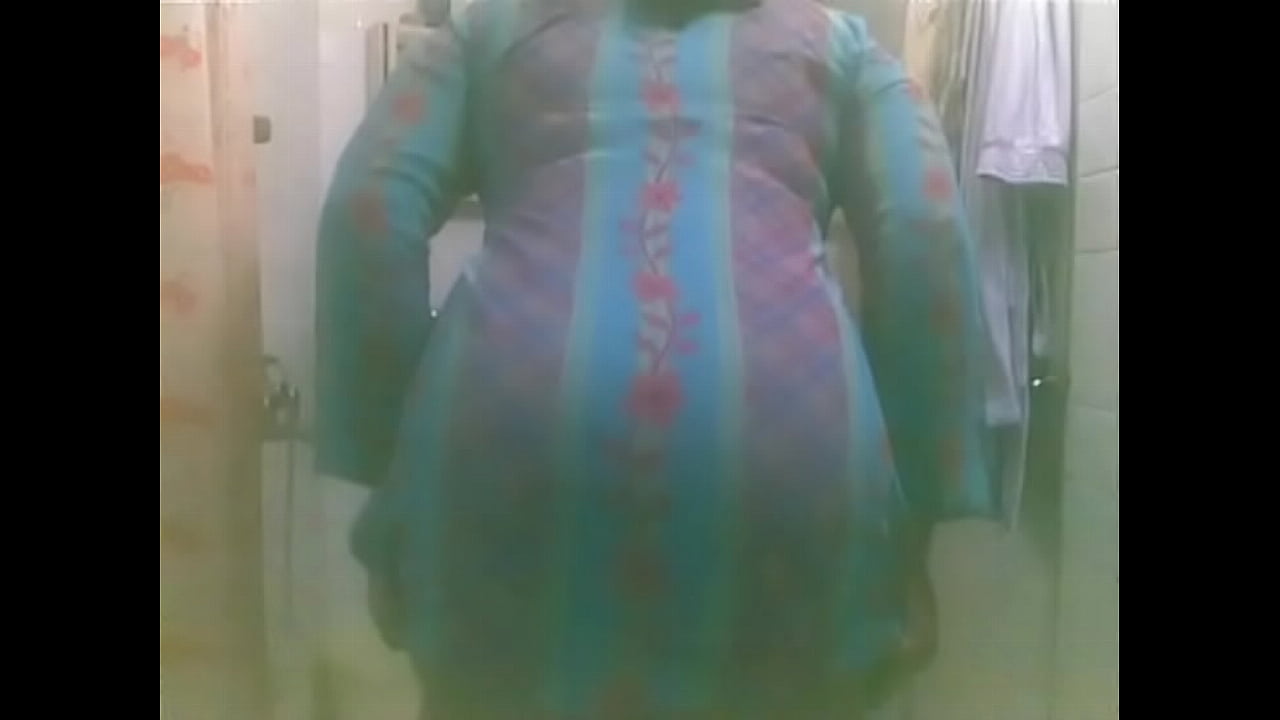 muslim wife in bathroom 1