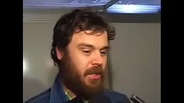 Resposta pornogr&aacute;fica de Rodrigo Amarante a rep&oacute;rter