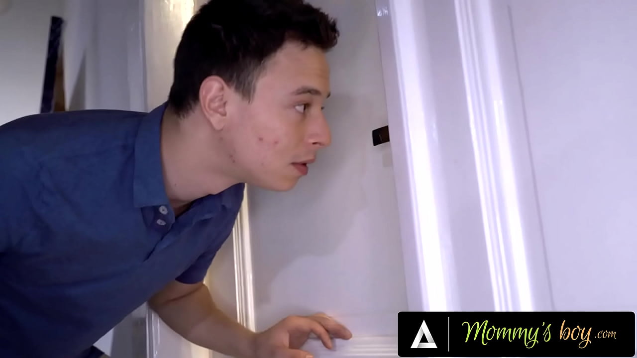 I Caught An Old MILF Camming!