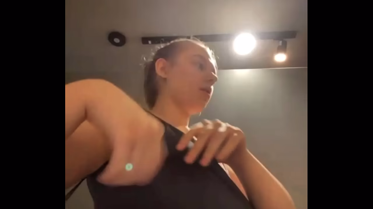 Masturbate in the changing room