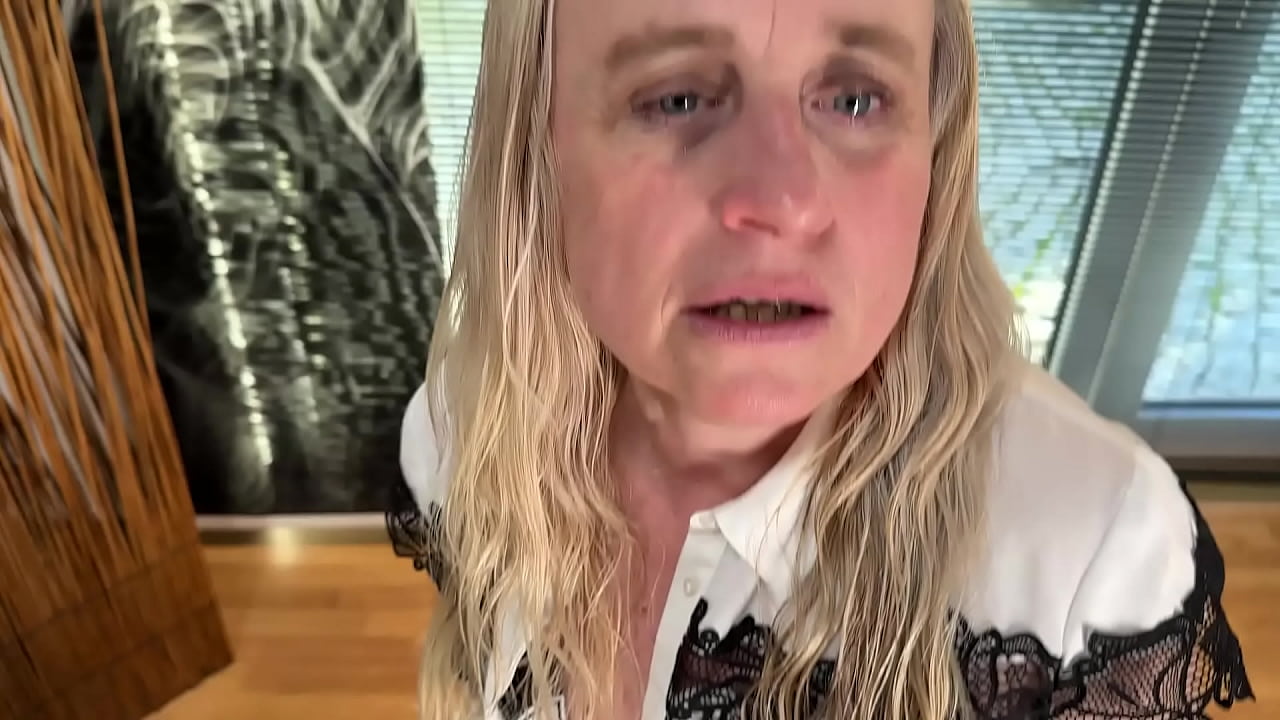 Self-made video with closeups of my hot big prolapse pussy