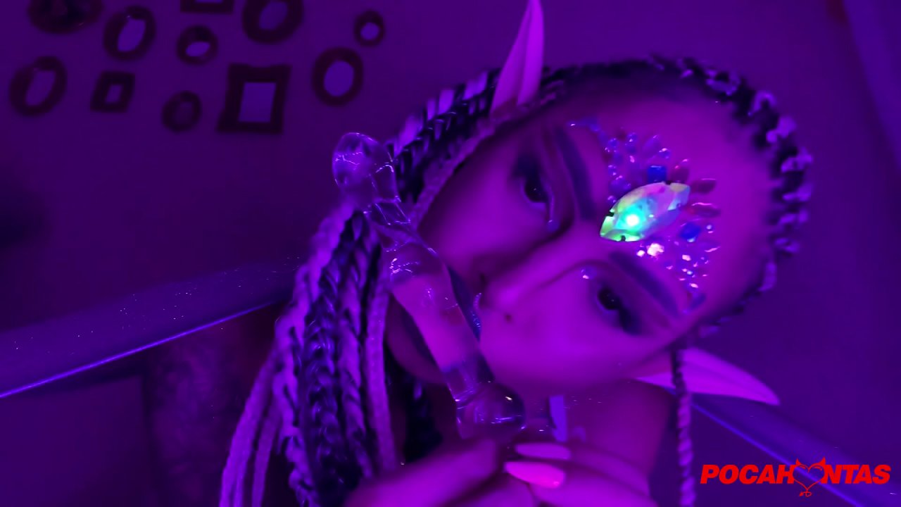 Cena solo especial com Pocahontas Haloween