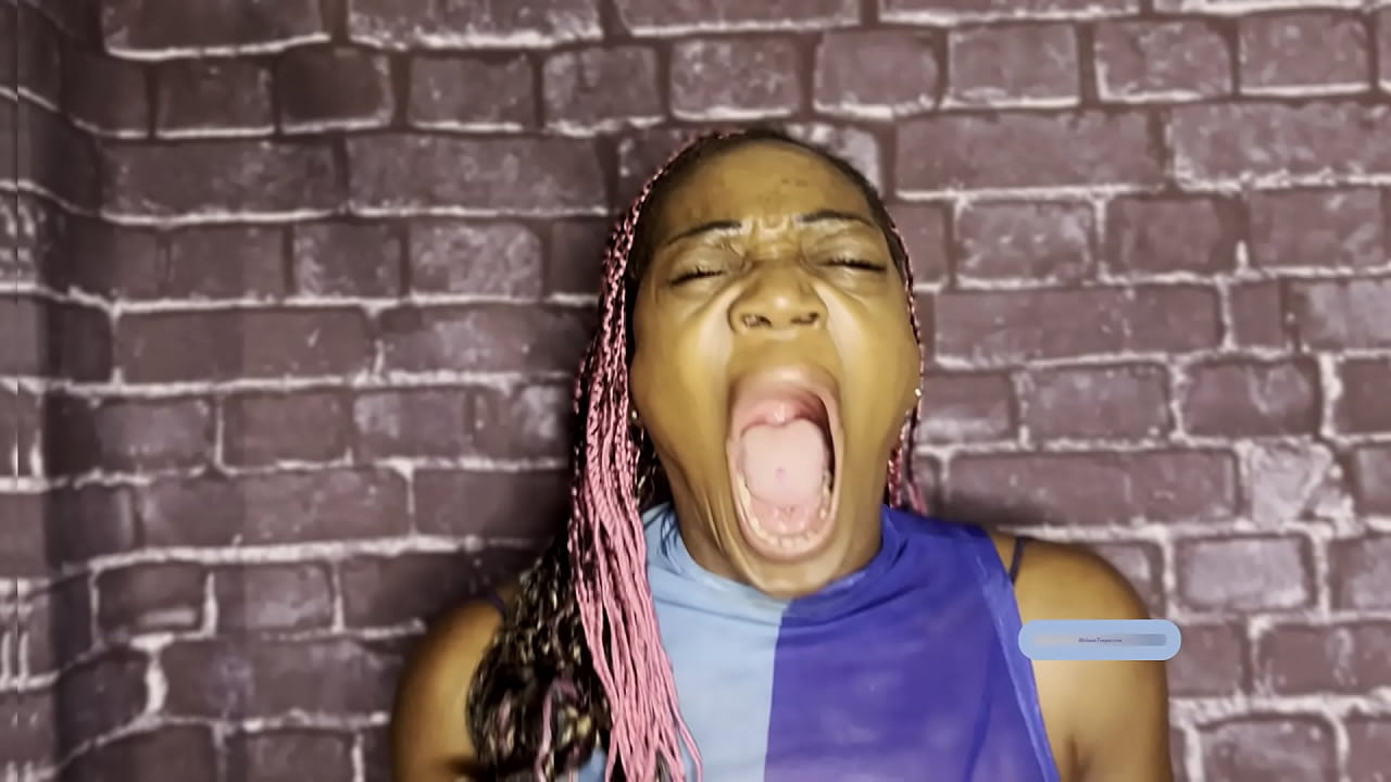 Huge loud Yawn fetish