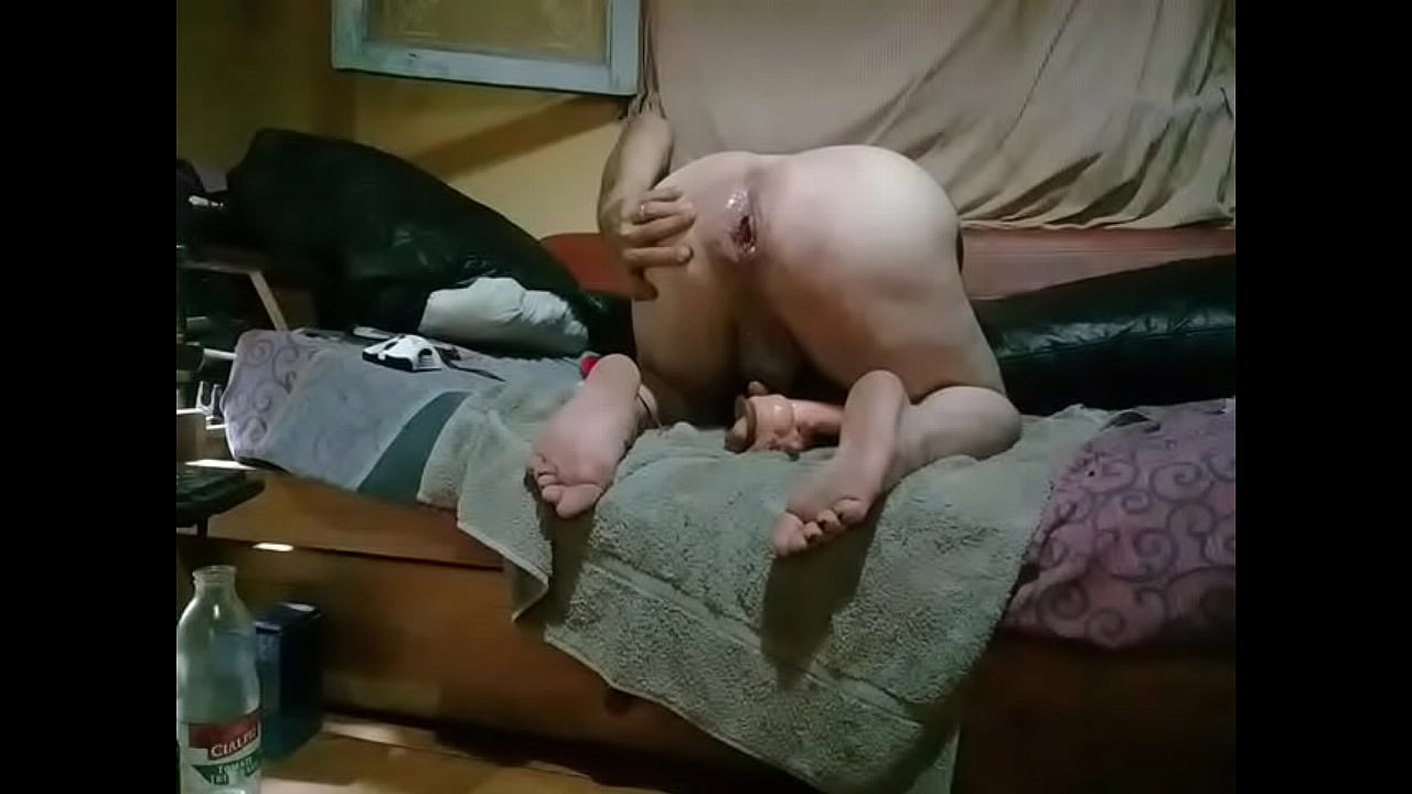 biensumiso le encanta dilatar su ano  hambriento de vergas