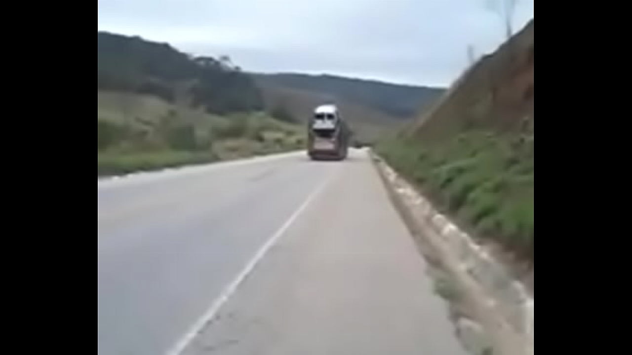 Garoto indo quebra de asa