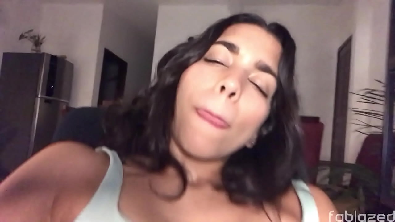 "Would you like to lick my pussy or fuck it?" - I masturbate and talk to you in Spanish