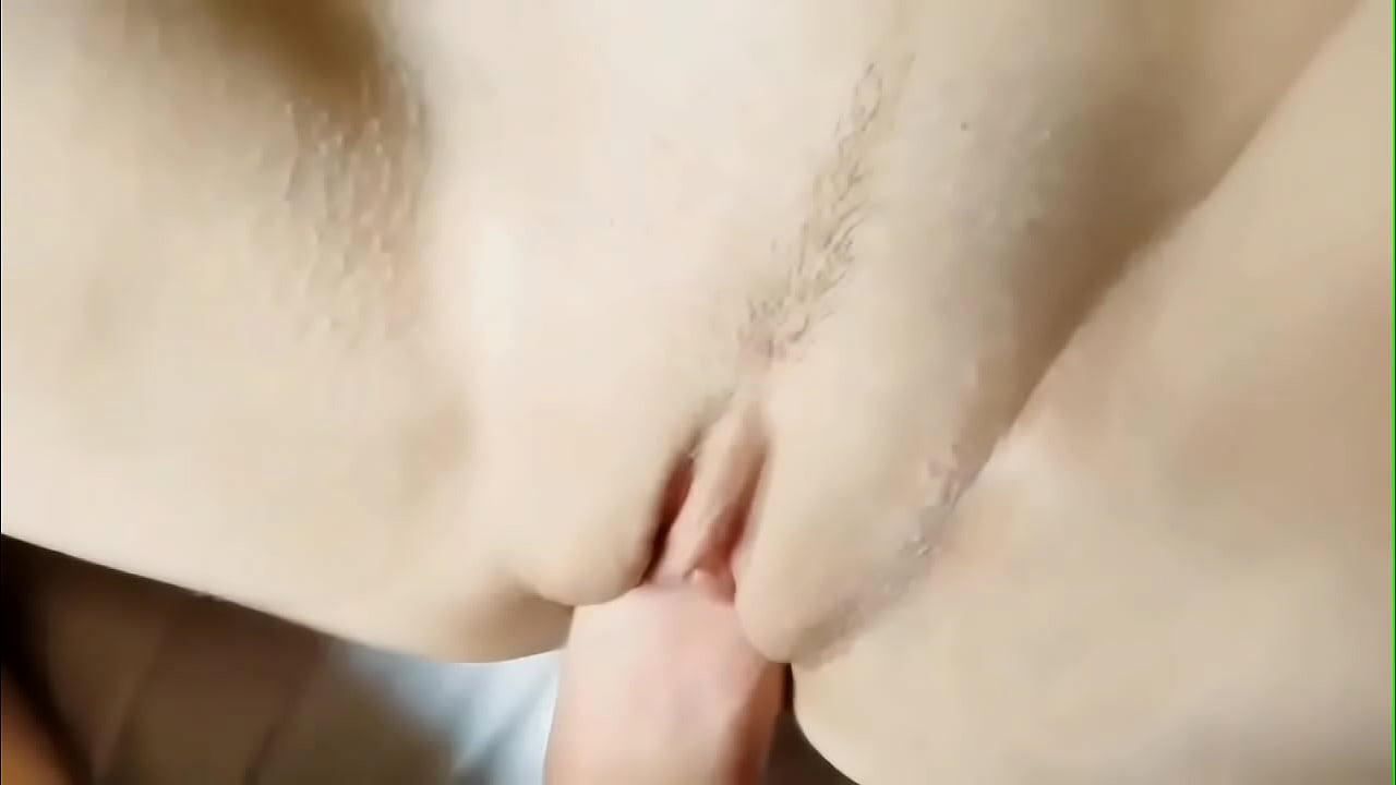 Primer plano de mi co&ntilde;o lleno de semen