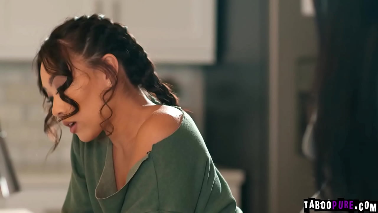 Kimmy Kimm arrives on her stepuncle Kyles doorstep and they start enthusiastically making out