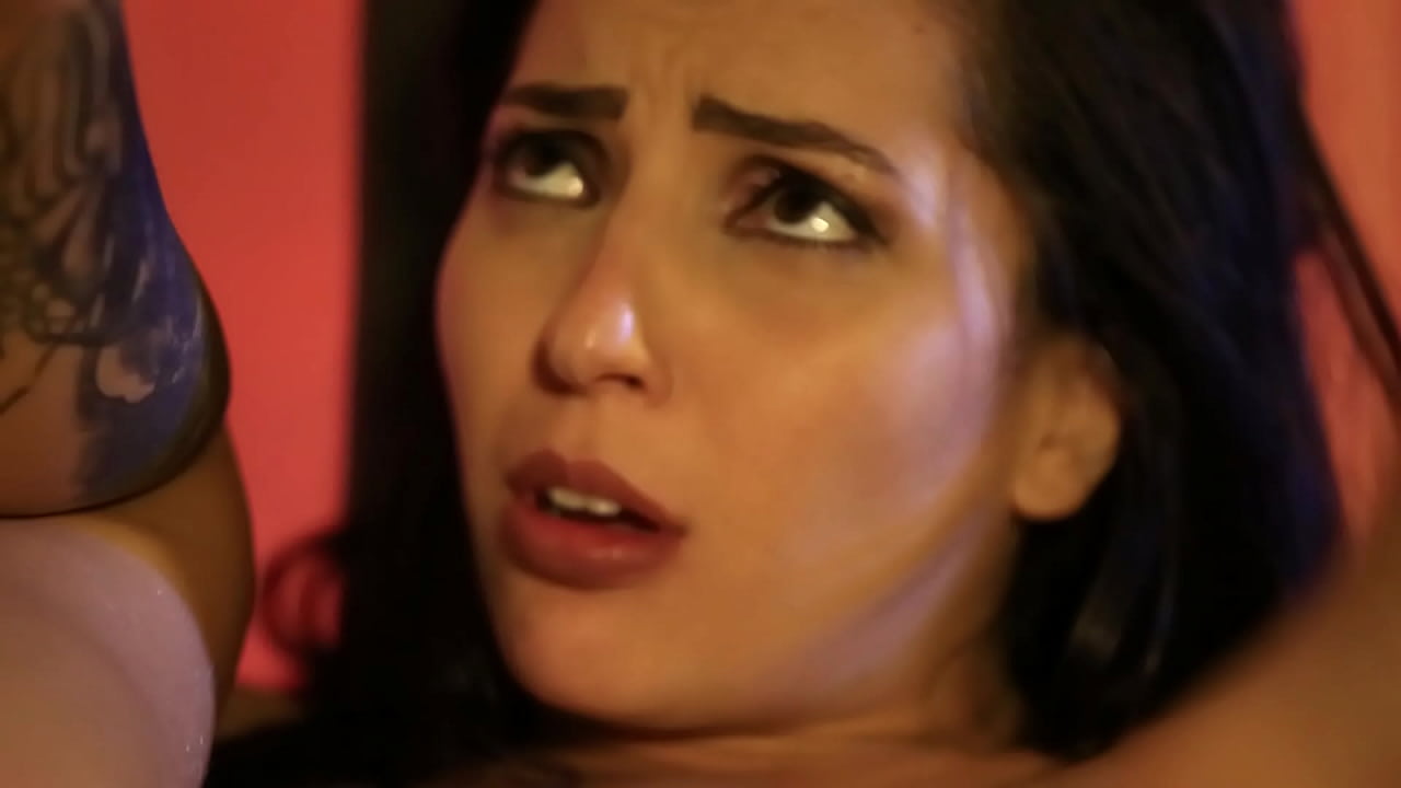 Spectacular oral on the gym hottie