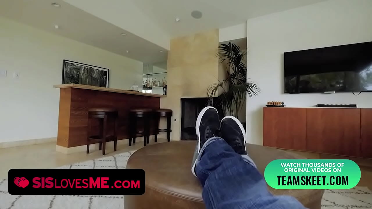 Cute teen suck and fuck her stepbrothers big cock for a ride