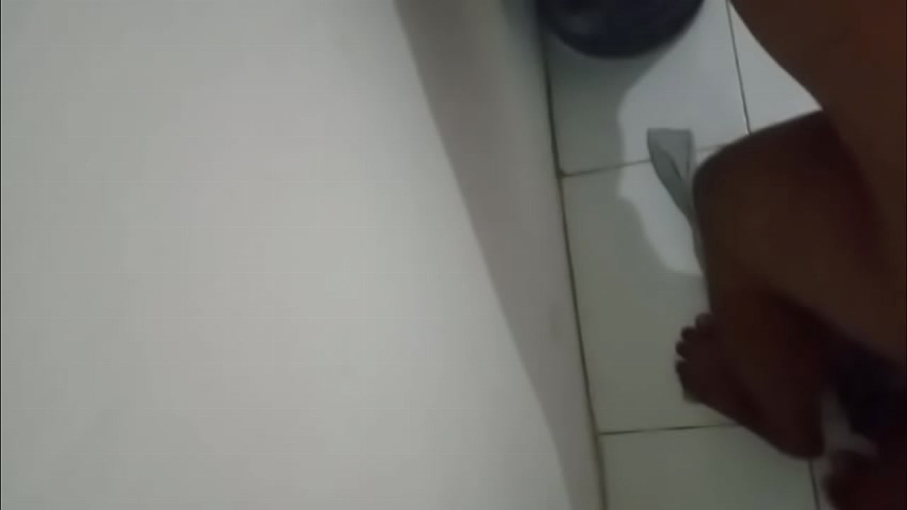 Wanita asal semarang becocok tanam sama pak guru