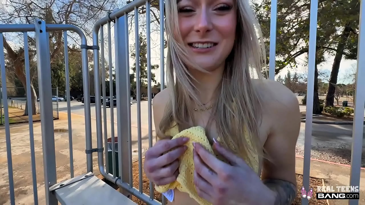 Slim Blonde Thea Summers Wants To Get Freaky Outdoors