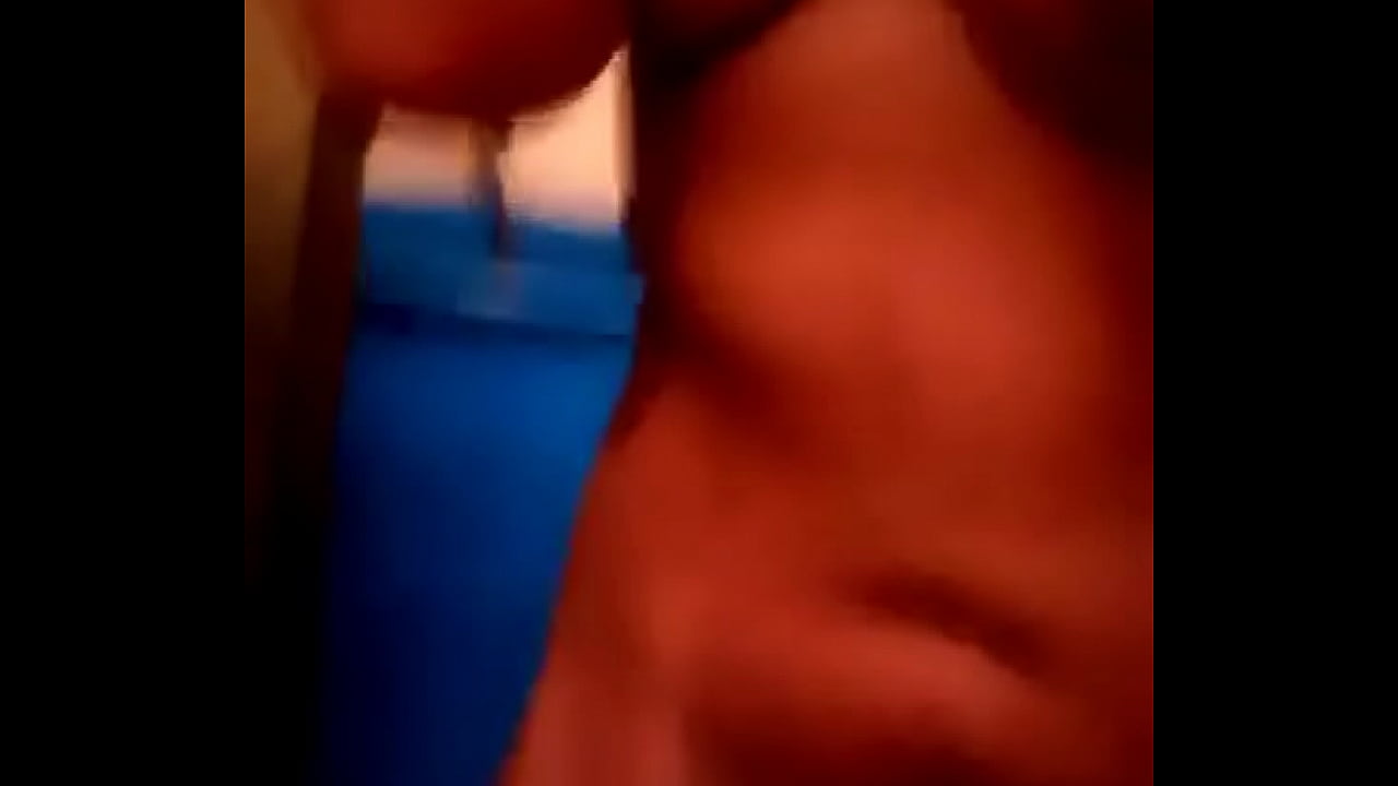 ساره مع مديرها بالعمل