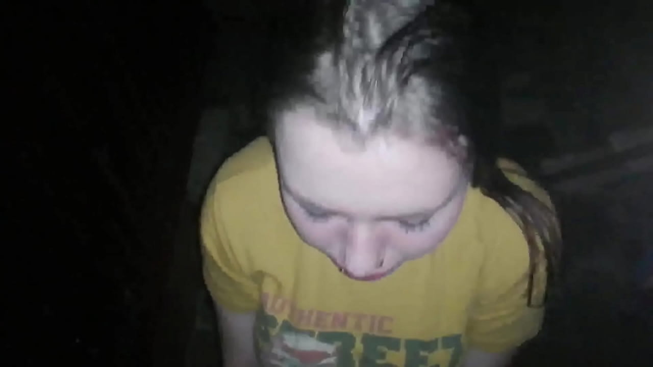 Русская красавица сделала миньет тренеру [Публичное]