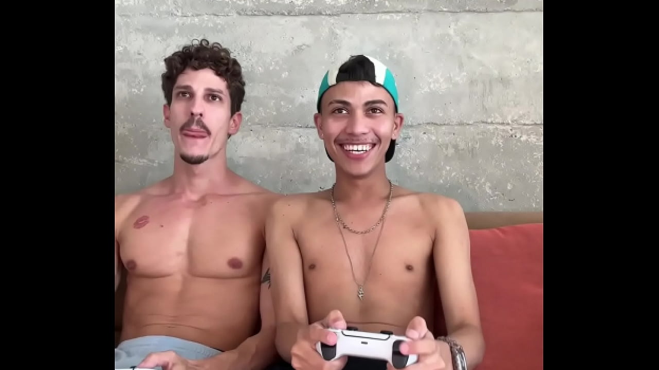 NOVINHO PERDEU NO GAME E TEVE DE SENTAR NO PAUZ&Atilde;O DE 25CM