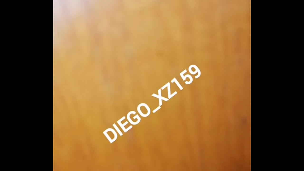 Escucho a mi mam&aacute; detr&aacute;s de su puerta