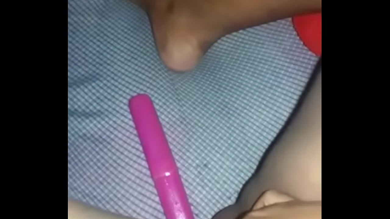 Casada manda video04 batendo siririca