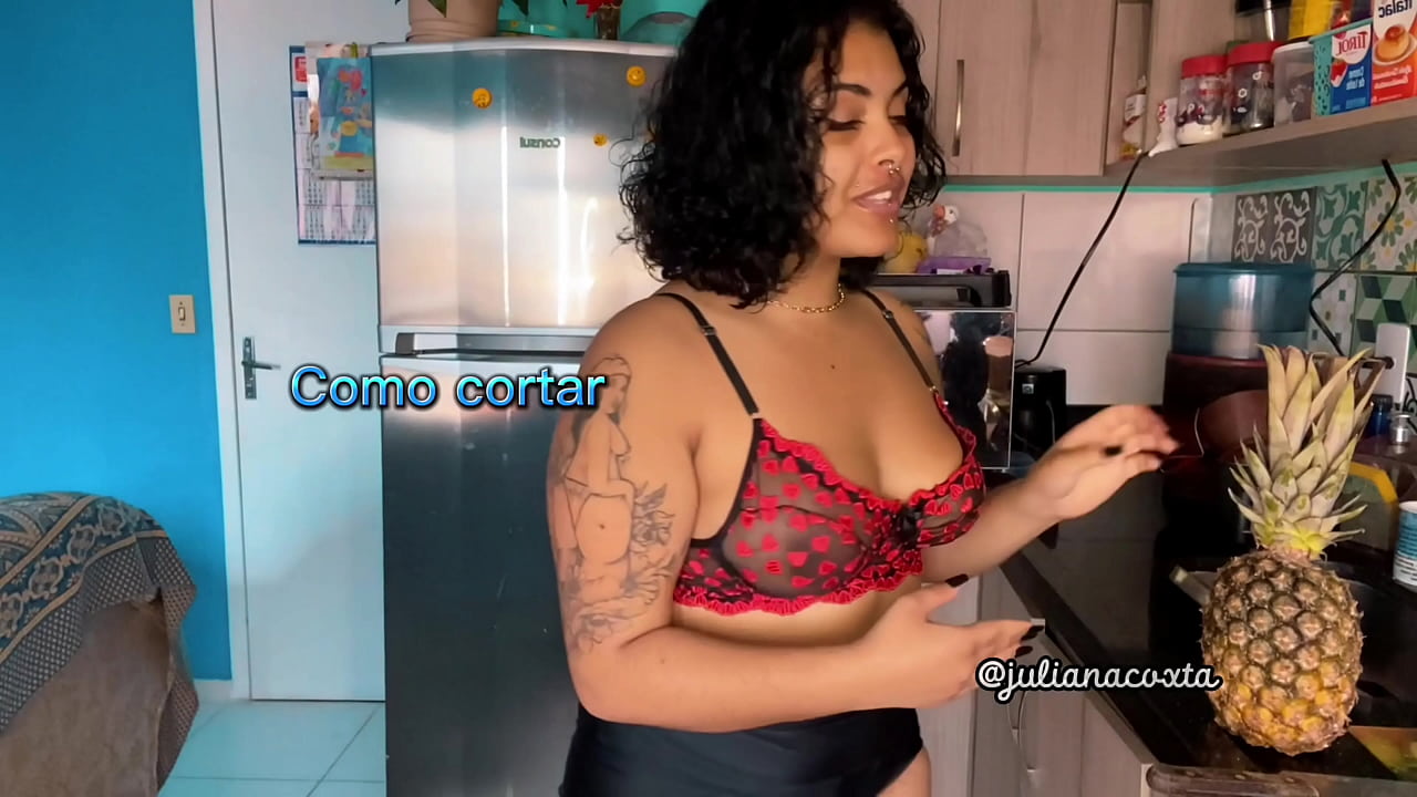 Gordinha bunda grande fodendo de quatro levando tapa