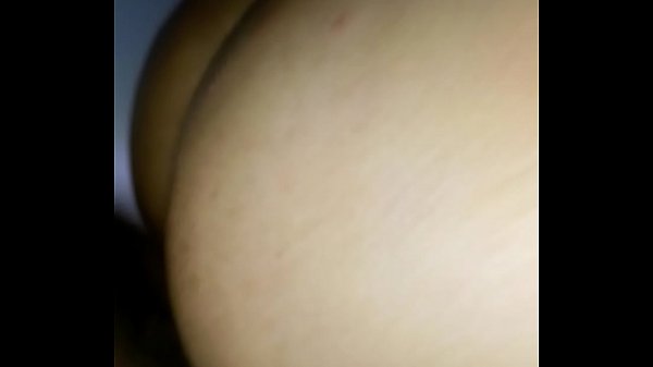 Me vengo en las nalgas de mi novia