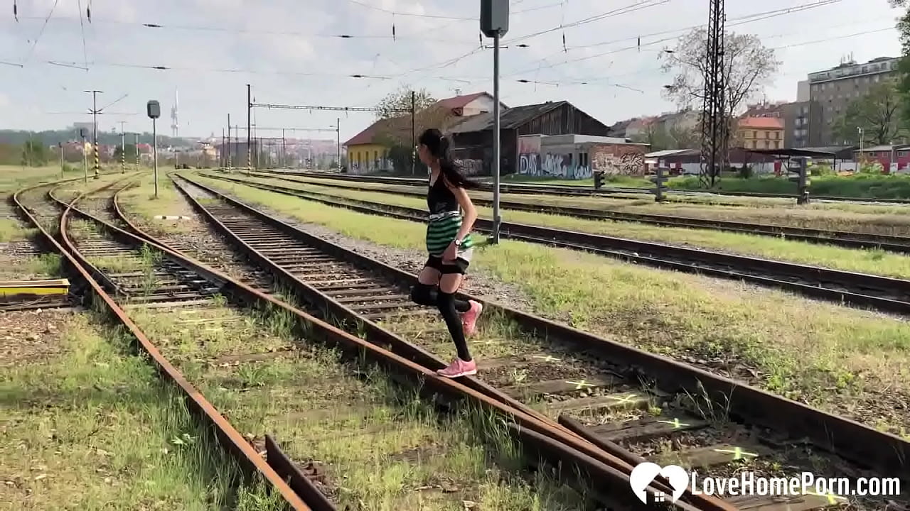 Horny babe was feeling wet outside so she rubbed her cunt