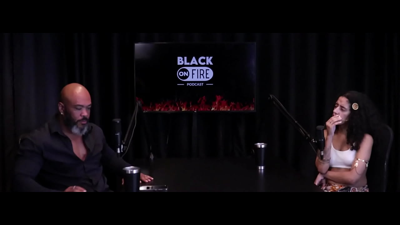 Gosta de gordas, quer continuar solteira, est&aacute; louca pra dar o cu, e o vibrador que a m&atilde;e lhe deu... - Bibi Hourani (WATCH ON: SHEER/RED)