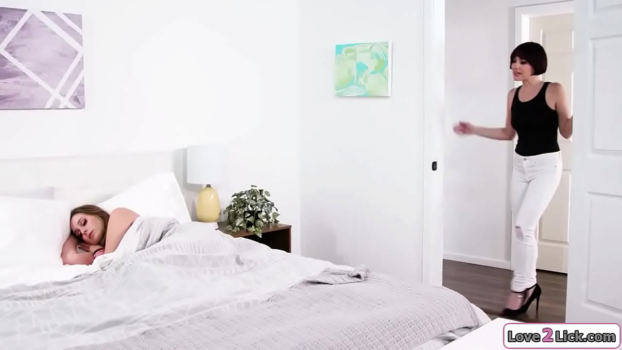 Busty stepdaughter doesnt want to up so her stepmom promises to fuck her.She licks and fingers her cunt and the blonde rims her.She facesits her