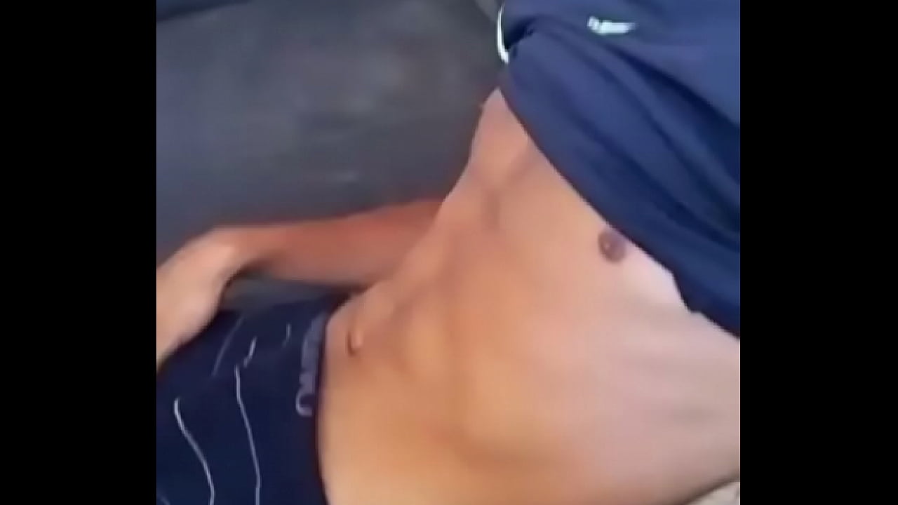 Moreno Magrinho Se Exibindo