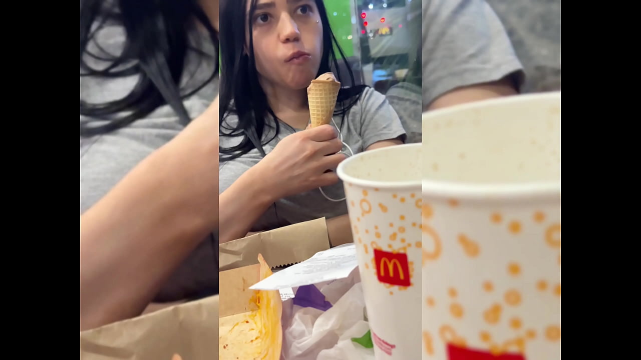 Mi Mejor Amigo Me Invita A Comer Lo Que No Sabia Era Que Despues Tenia Que Pagar Asi Me Deja Todo Su Semen Adentro Y Ahora Espero No Quedar Embarazada