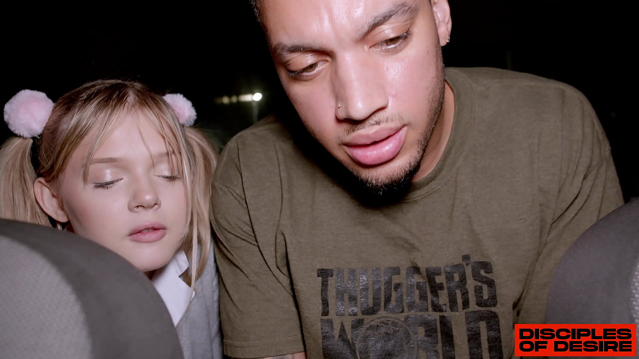 COCO LOVELOCK GETS HER MOUTH PISSED IN THEN CAME IN BY THUGGER | LOT LIZZARD