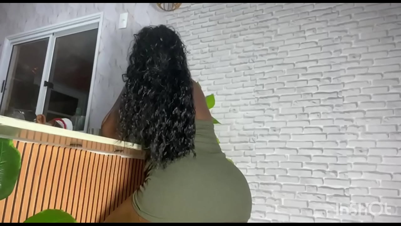 N&atilde;o posso vacilar de vestidinho que a madeira come gostoso.