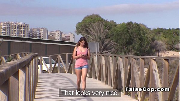 Nude amateur babe walking on the beach then fucking