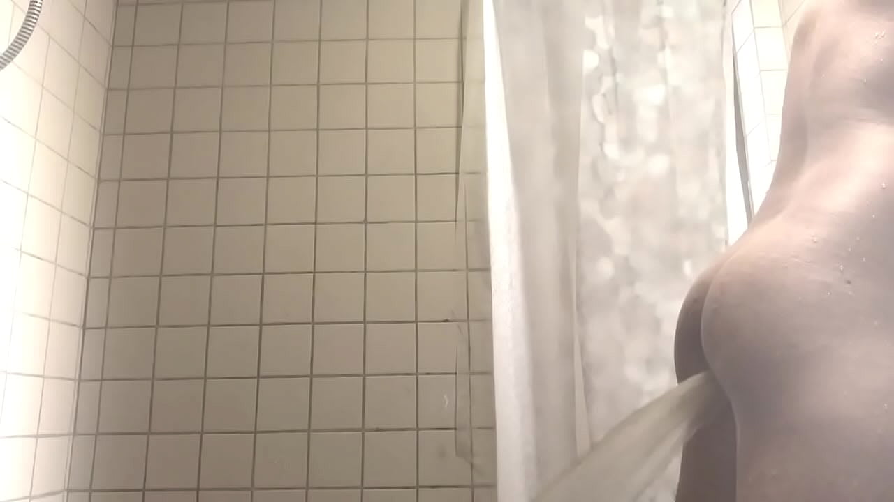 Butt plug can't hold the water in