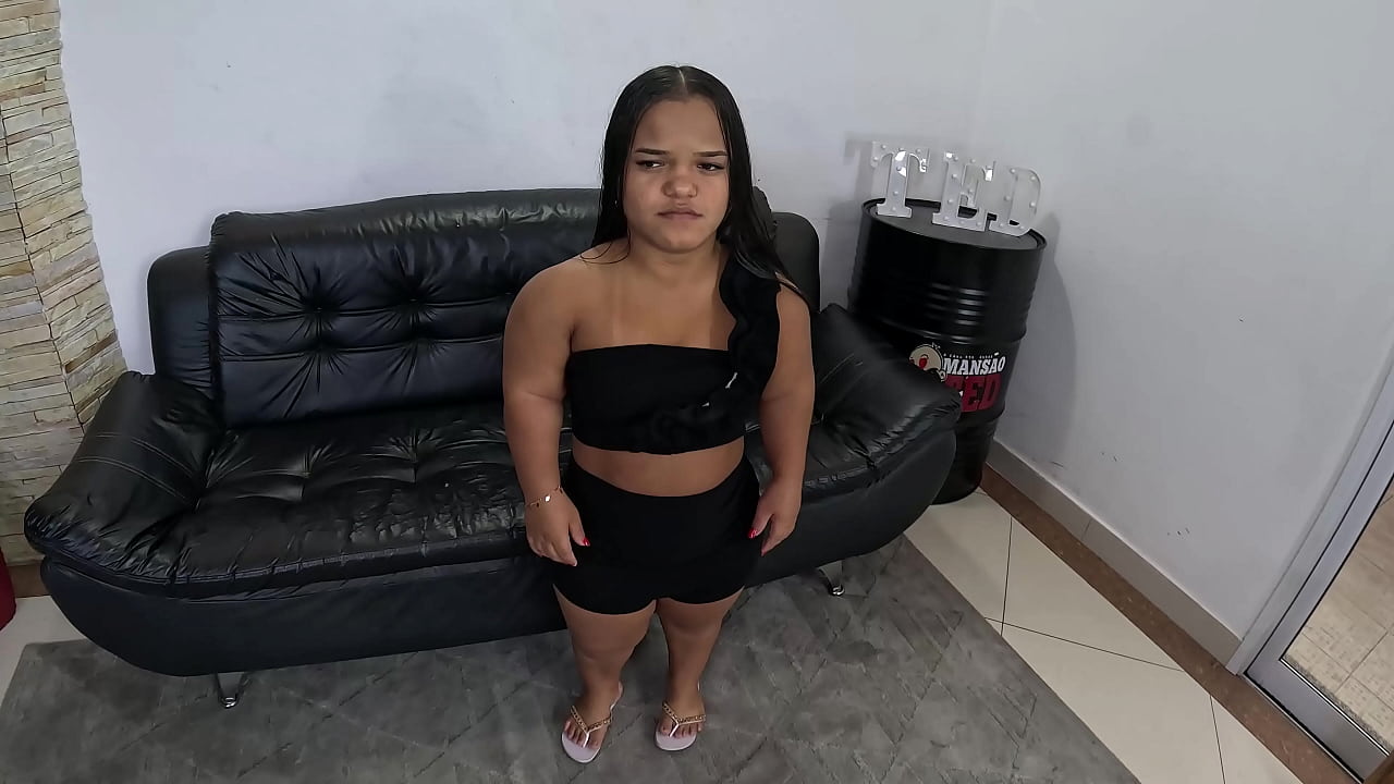 A primeira vez da an&atilde;zinha Baixinha Bundudinha e ela resolveu fazer seu primeiro anal